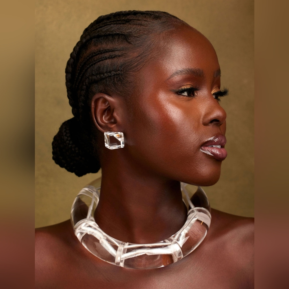 Silver Geometric Necklace with Sculptural Design